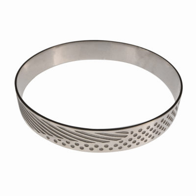 Bangle with geometric design