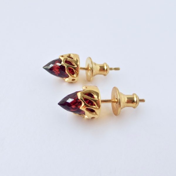 garnet and gold studs800